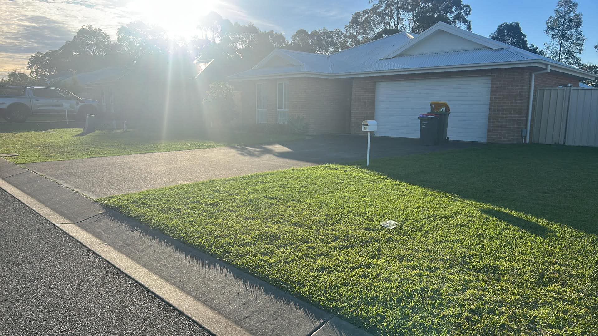 Front Lawn Mow & Edge, North Nowra